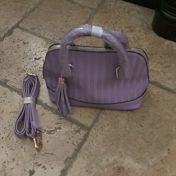 Lavender Crossbody bag - Picture 3 of 11